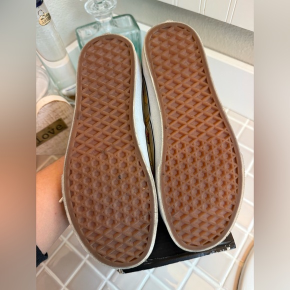 Disney x Vans Winnie the Pooh - Picture 2 of 4